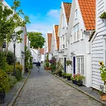 Harmony Home Tasta